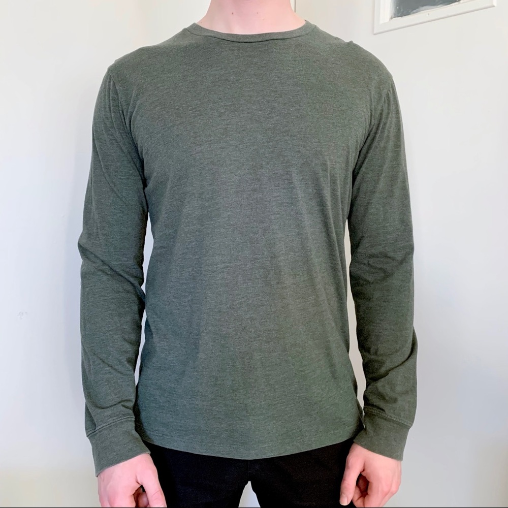 Sage green J.Crew washed crewneck Y2K preppy classic casual long sleeve layering